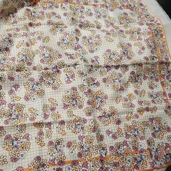 Vintage scarf lot of 11 mixed fabric estate sale find - Picture 9 of 17